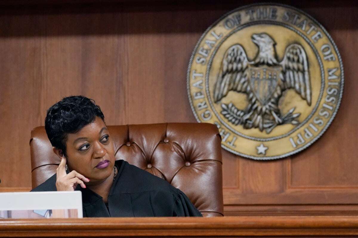 Mississippi city drops lawsuit over newspaper editorial that judge ordered removed