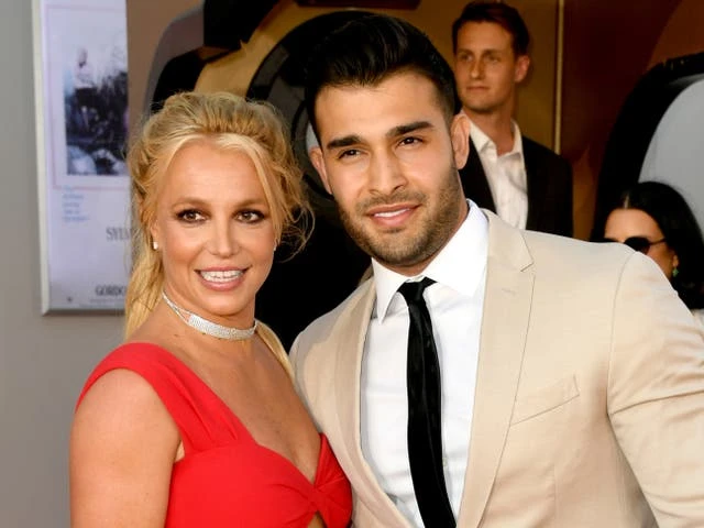Britney Spears’ boyfriend encouraging singer prior to court hearing