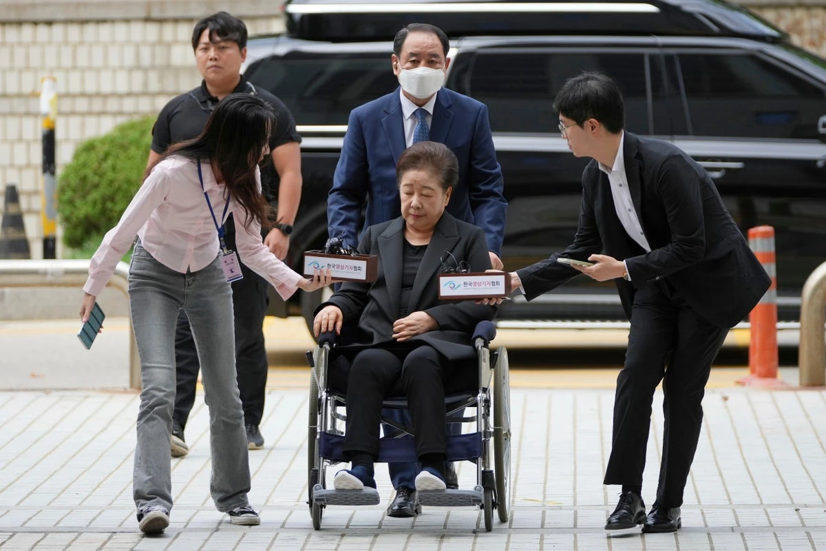 ‘Moonies’ church leader in South Korea arrested for bribing first lady