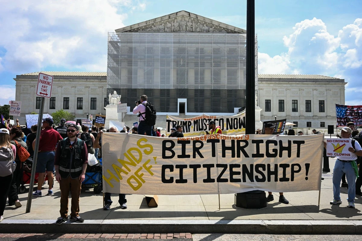Pregnant immigrant in sues to stay in America with autistic U.S. son