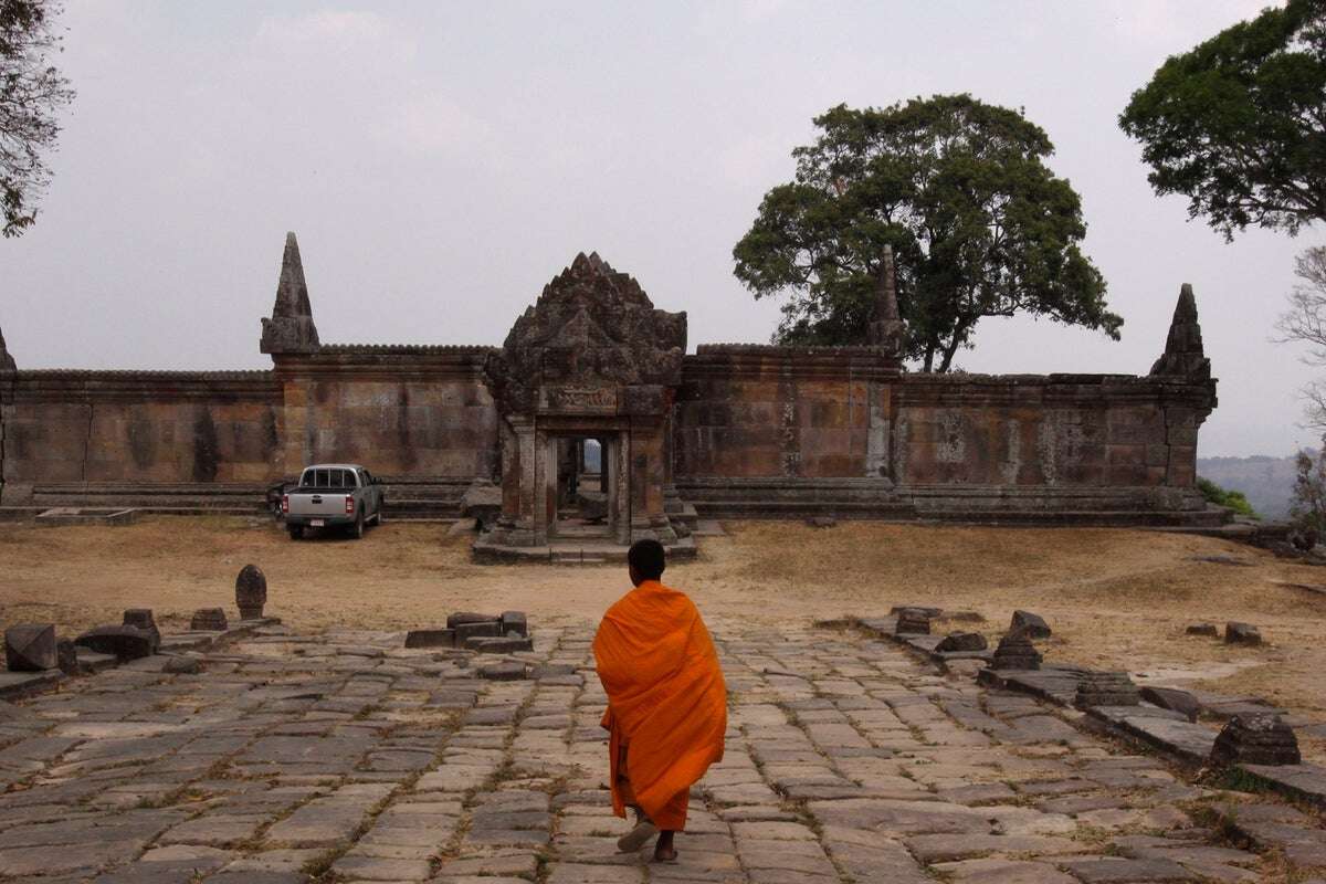 Thailand considers wall at border with Cambodia