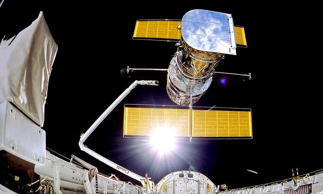 Nasa is attempting to restart Hubble Space Telescope