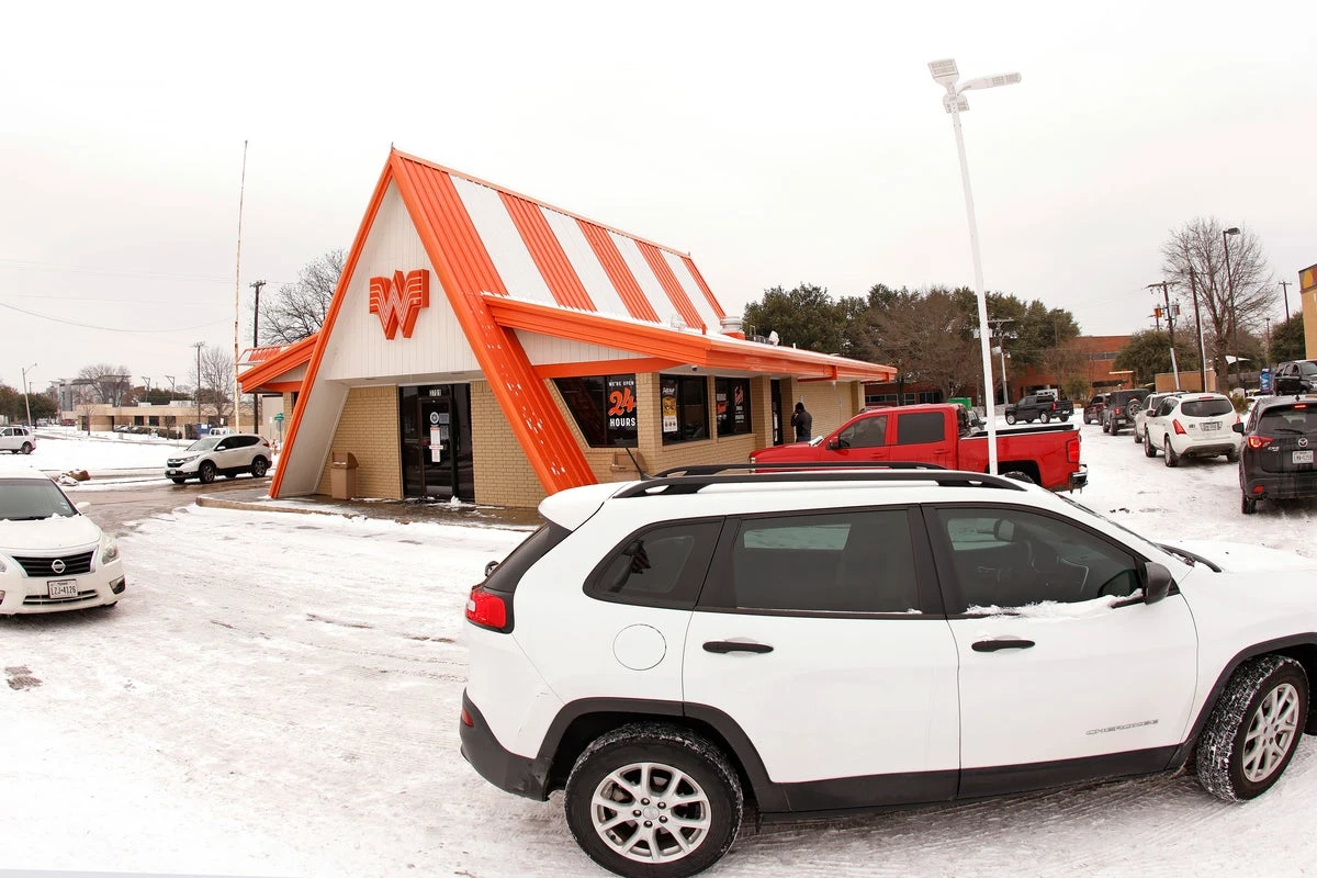 Texas man sues Whataburger after putting onions on his burger