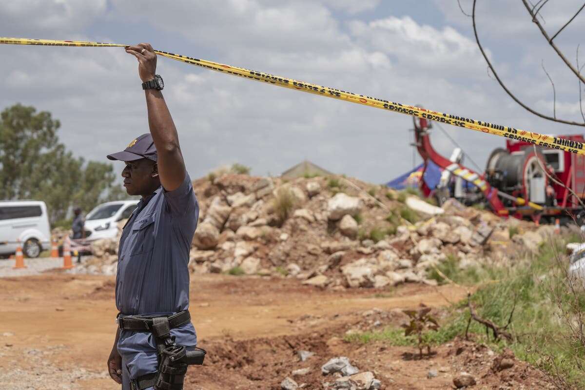 Hundreds of miners were stuck underground. Police blocked their supply