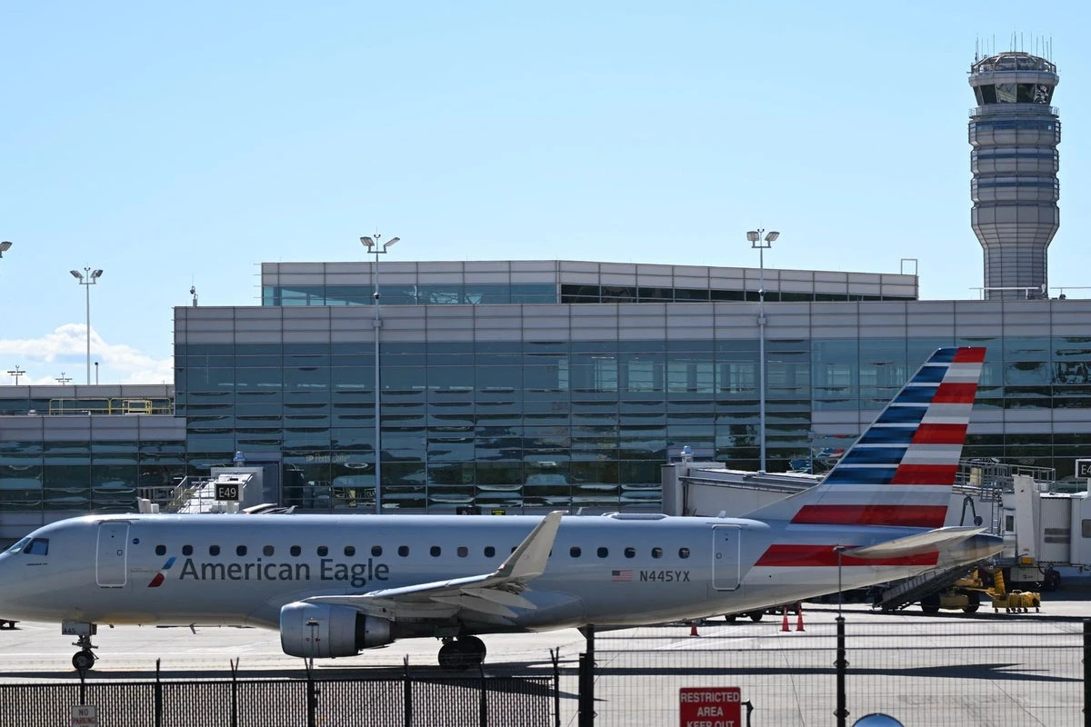 Video blaming Democrats for government shutdown rolled out at airports