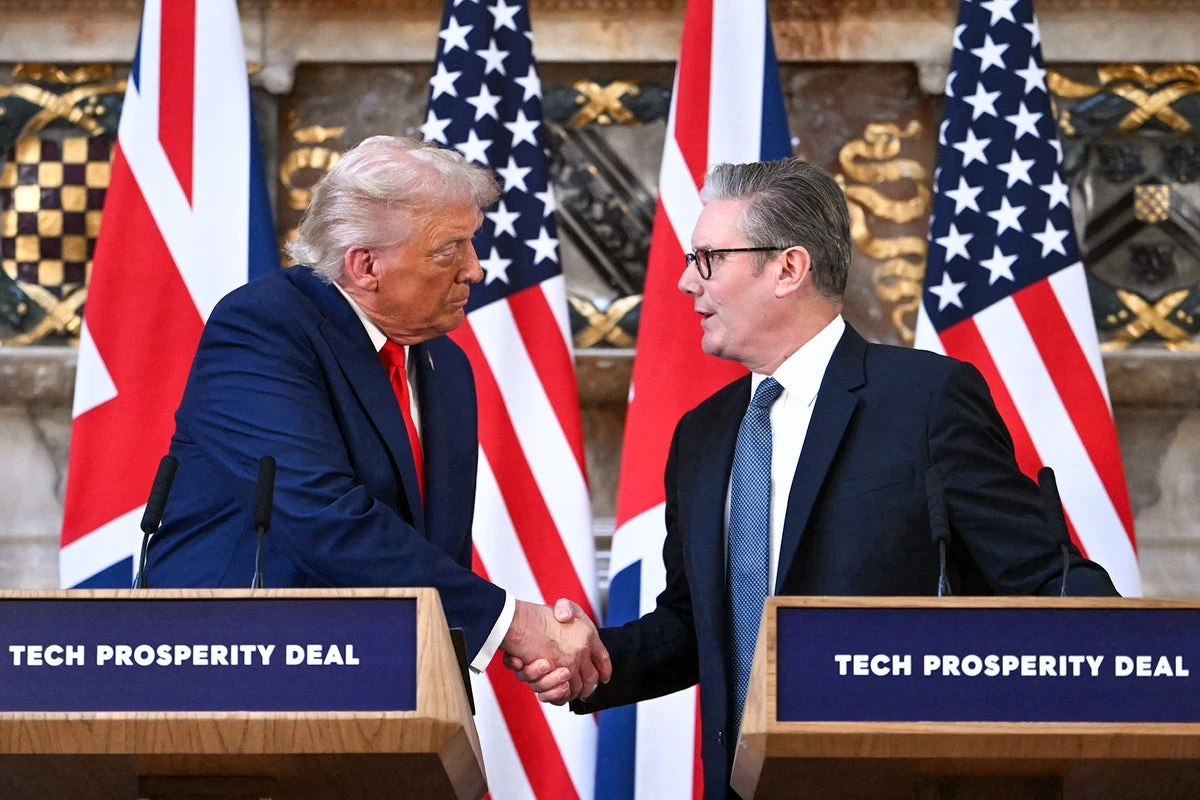 Trump live: President’s helicopter forced into diversion at end of UK visit
