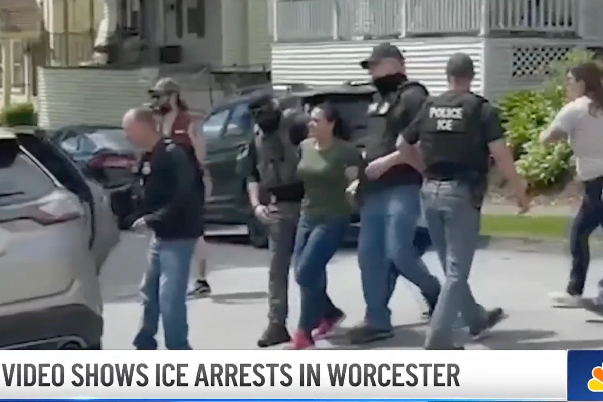 ‘Fed up’ crowd in Massachusetts swarms ICE agents as they arrest mom