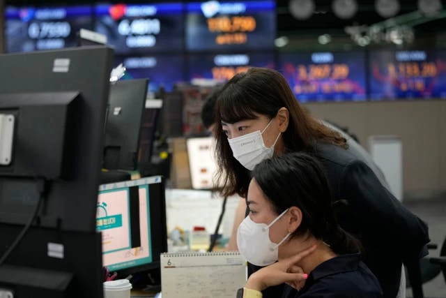 Asia stocks rise after Fed chair says US inflation temporary