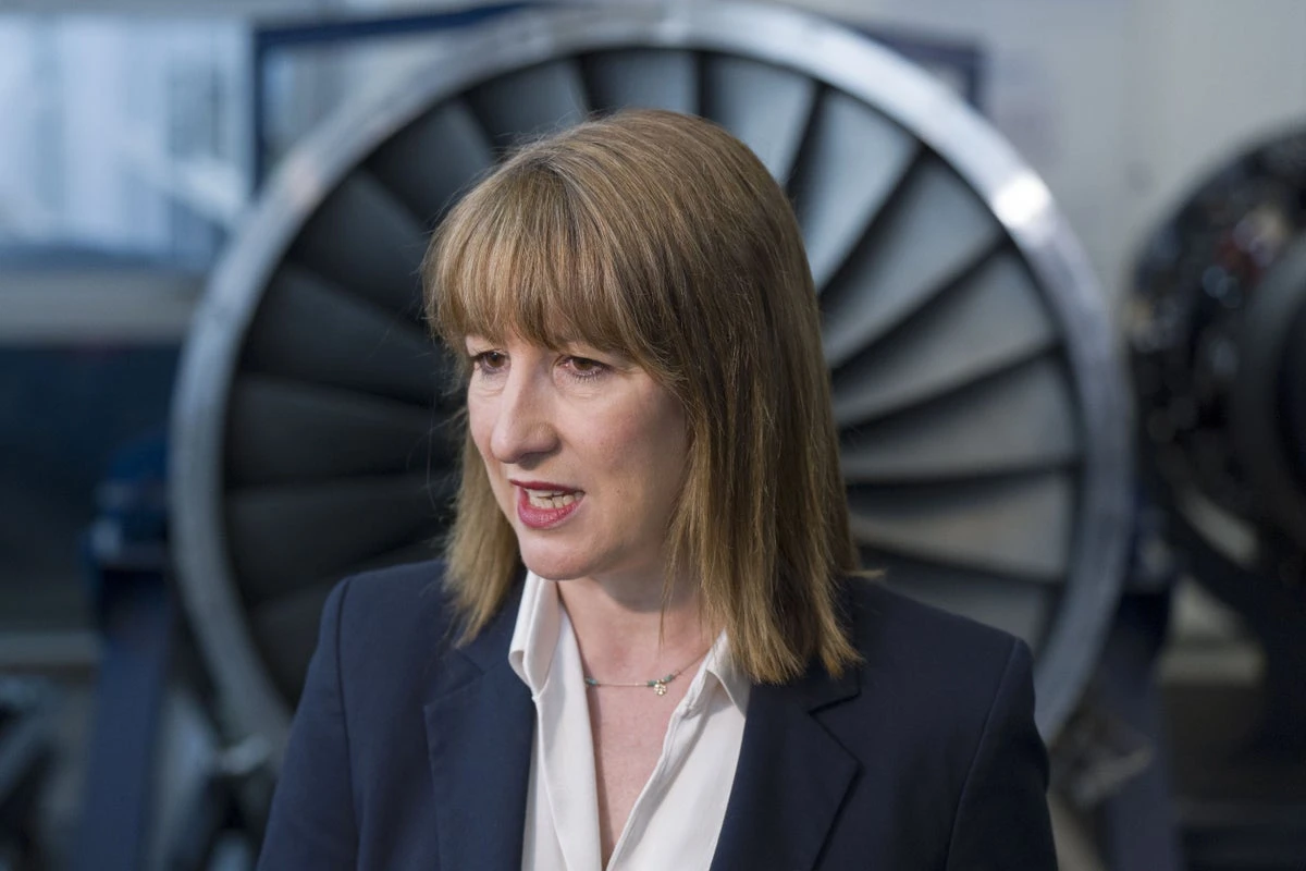 Surge in household costs puts Reeves’ growth plan at risk