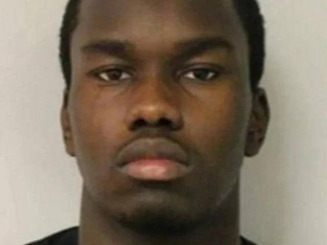 Police hunt man who escaped from court after being sentenced to jail