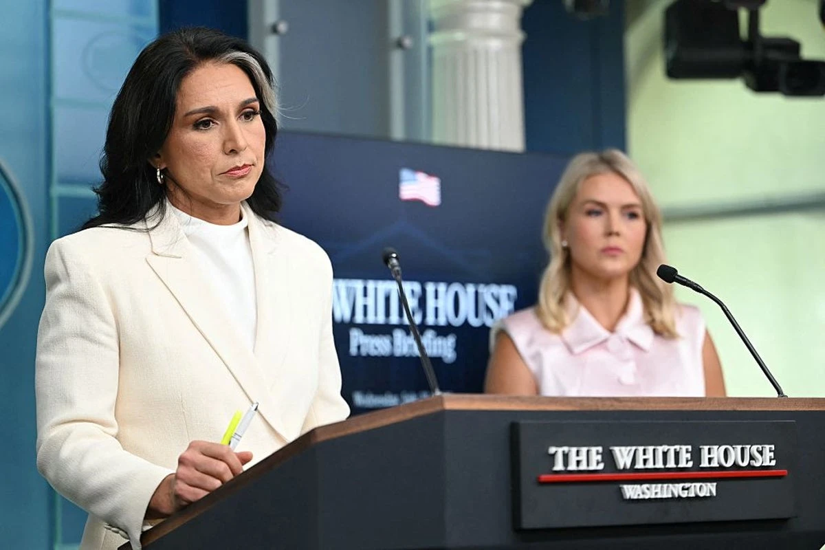 White House trots out Tulsi Gabbard to push Obama-Russia narrative