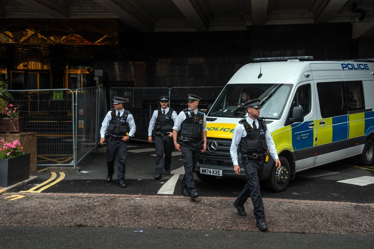 False online rumours spark migrant protests outside Canary Wharf hotel