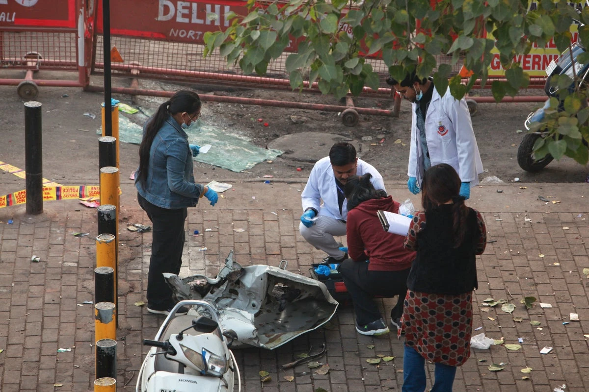 Witnesses recount horrific aftermath of car blast in Delhi