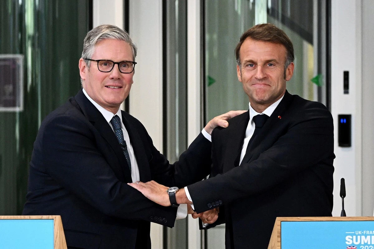 Keir Starmer will fight Corbyn’s new party by copying Emmanuel Macron