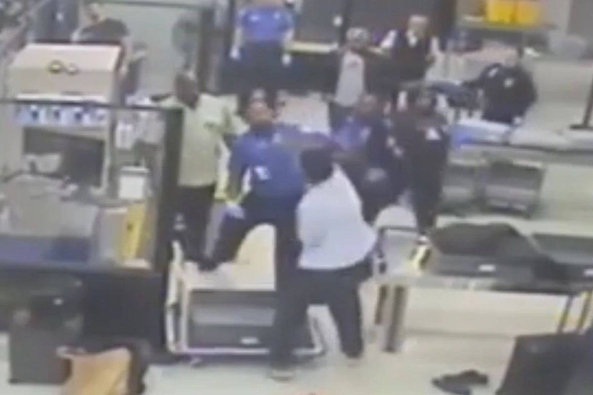 Moment traveler attacks TSA agents in Florida airport
