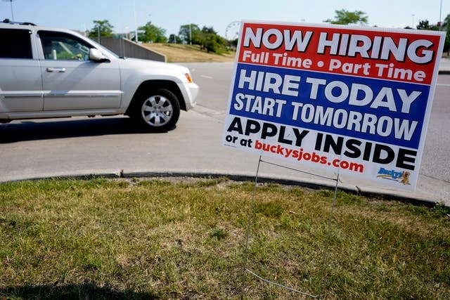 US jobless claims tick up to 412,000