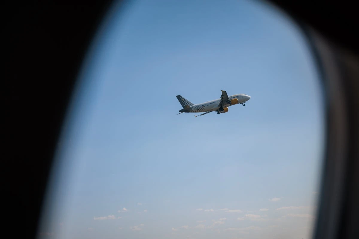 Ministers try to save summer holidays by allowing more axed flights