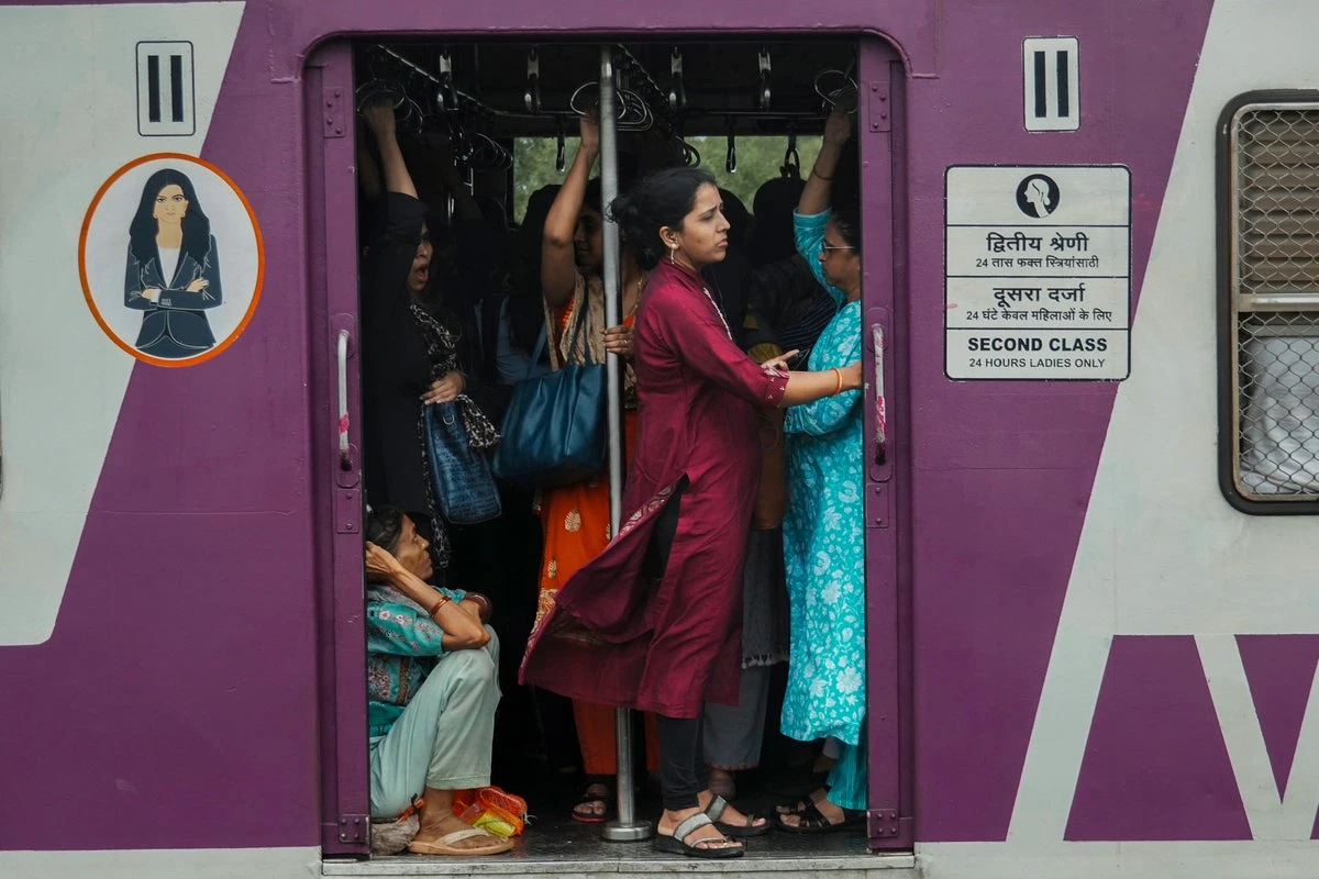 At least 5 killed as passengers fall off overcrowded train in India