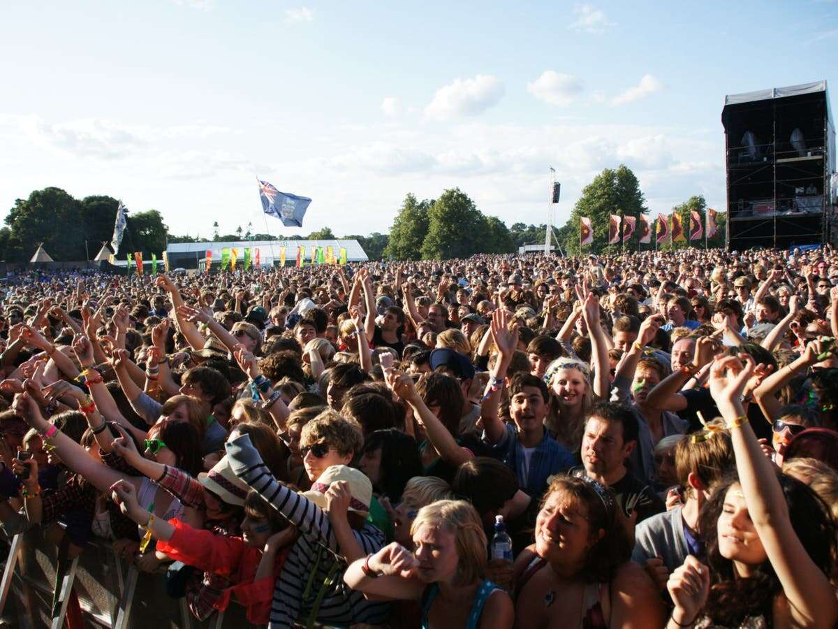 Latitude announces legendary duo’s first live performance in 10 years