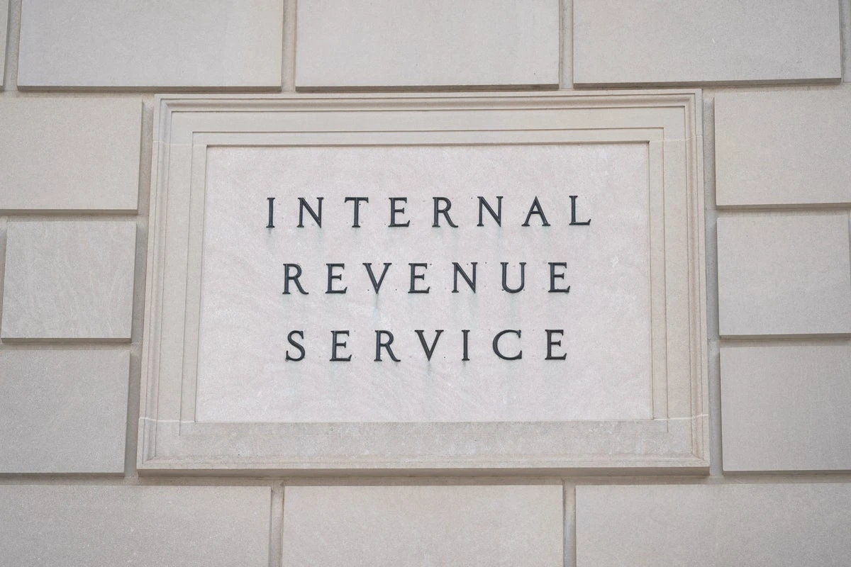 IRS unveils federal income tax brackets for 2026