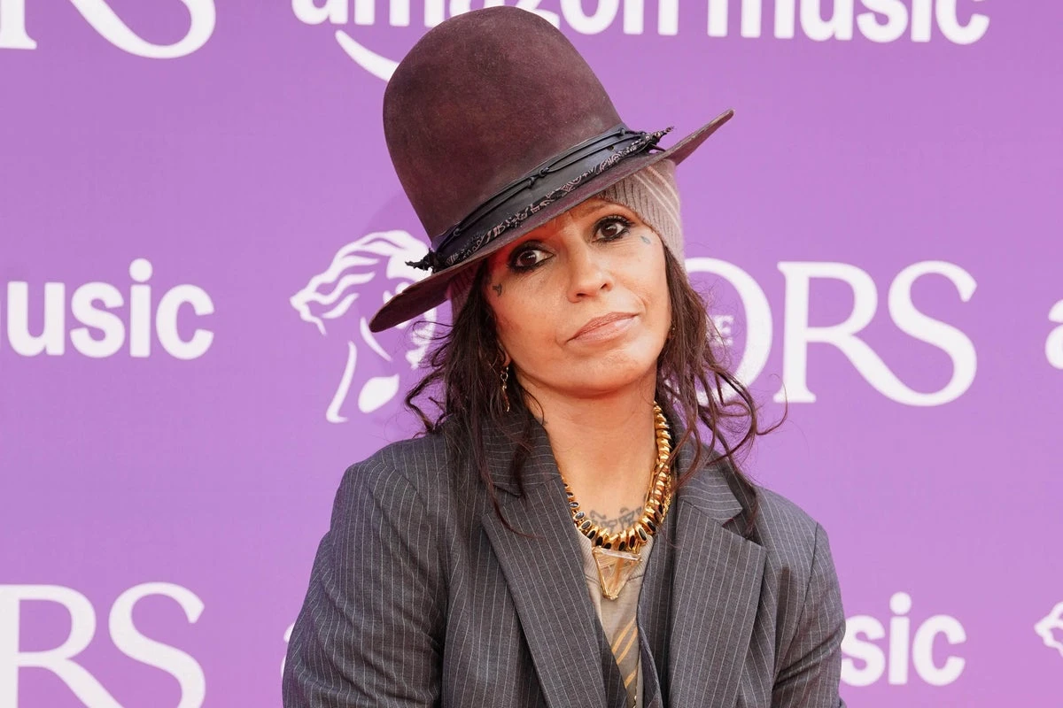 Linda Perry says songwriters should ’embrace’ artificial intelligence