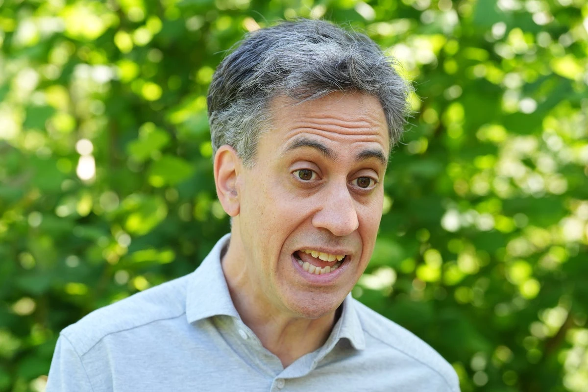Ed Miliband defied Starmer bid to strip him of energy secretary brief