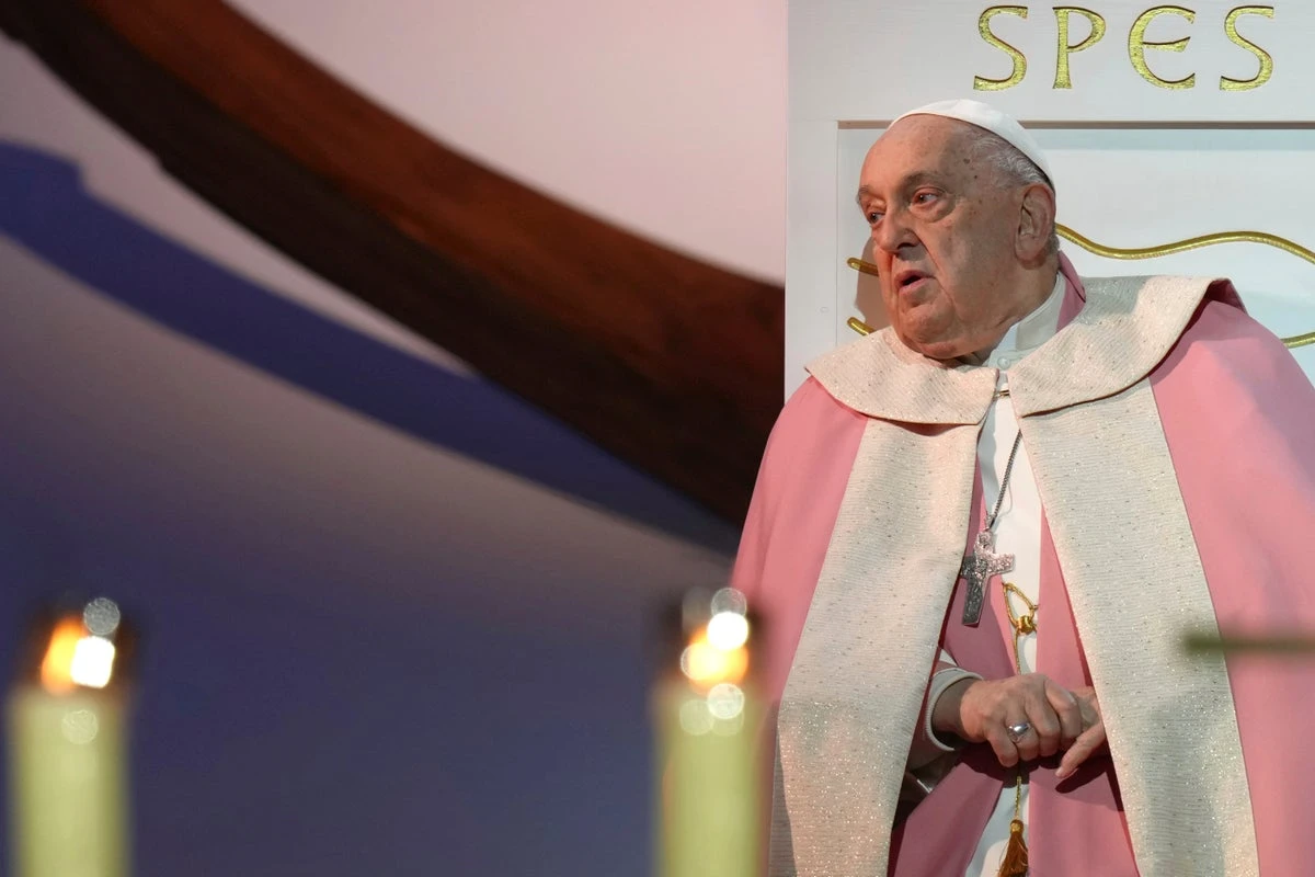 Vatican leak undermines Pope Francis and inflames debate over Mass
