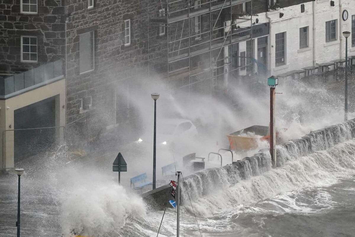 Storm Ashley mapped: Which weather warnings are in force in UK?