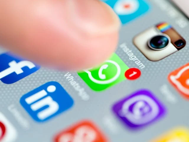 WhatsApp’s new ‘fast playback’ feature speeds up voice notes
