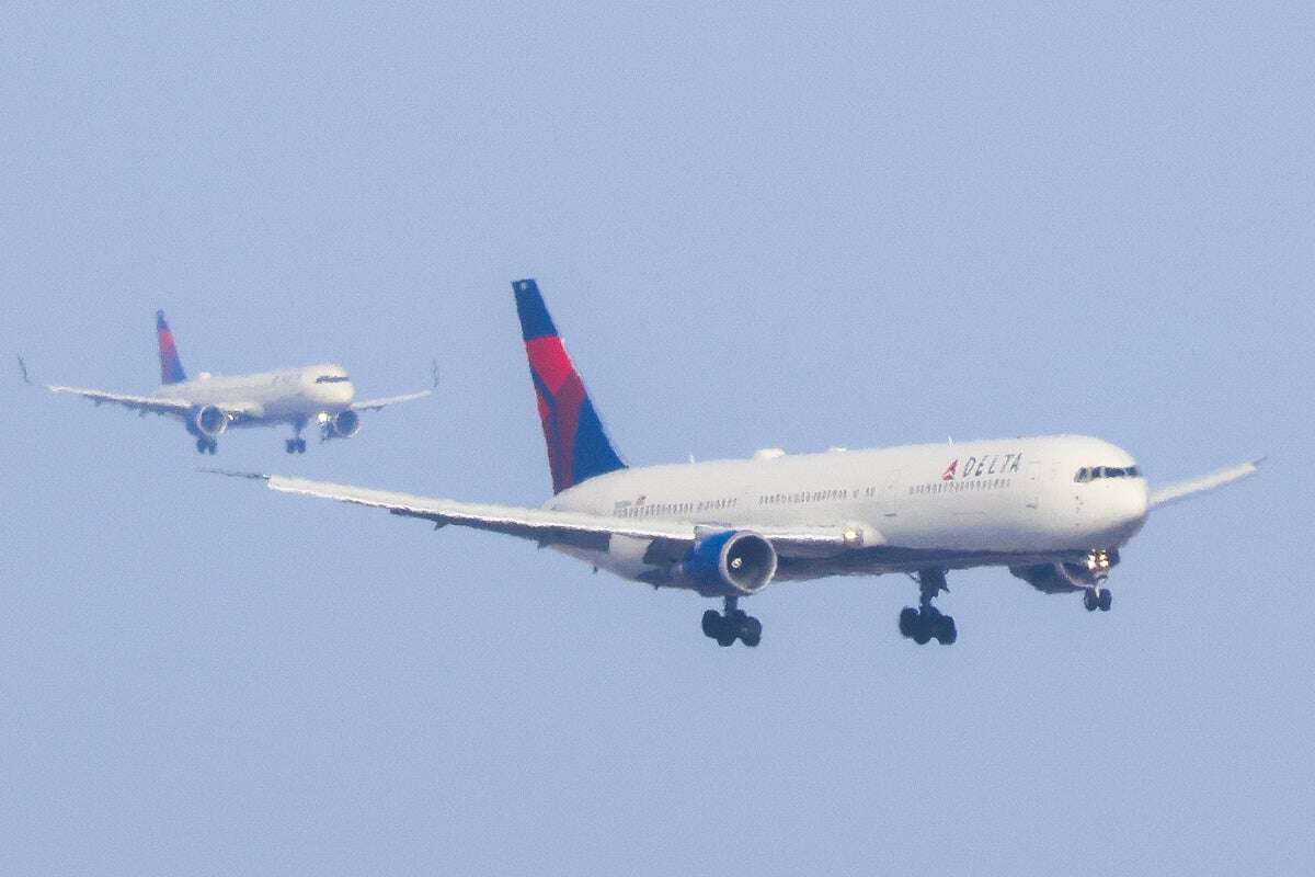 Man restrained after staff say he bit passenger on Delta flight