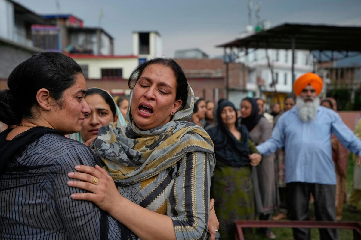 Twins, 12, among dead in Indian border town in Pakistani shelling