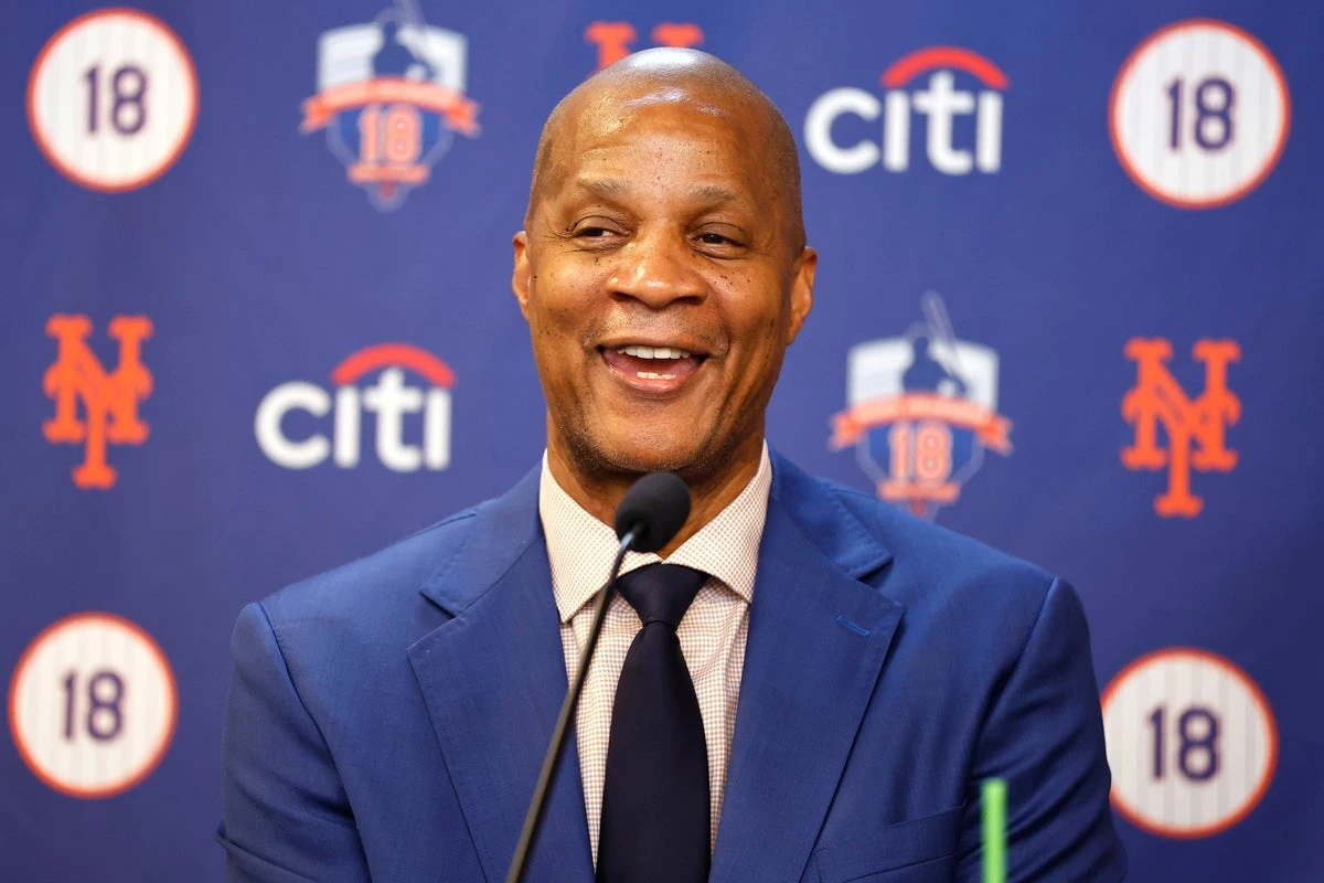 Trump pardons former baseball star Darryl Strawberry for tax evasion