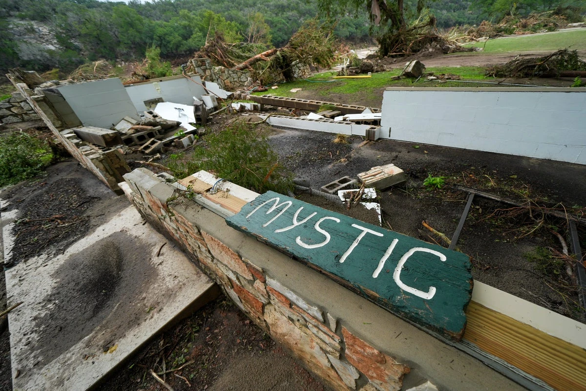 Camp Mystic director waited an hour to evacuate girls after warning