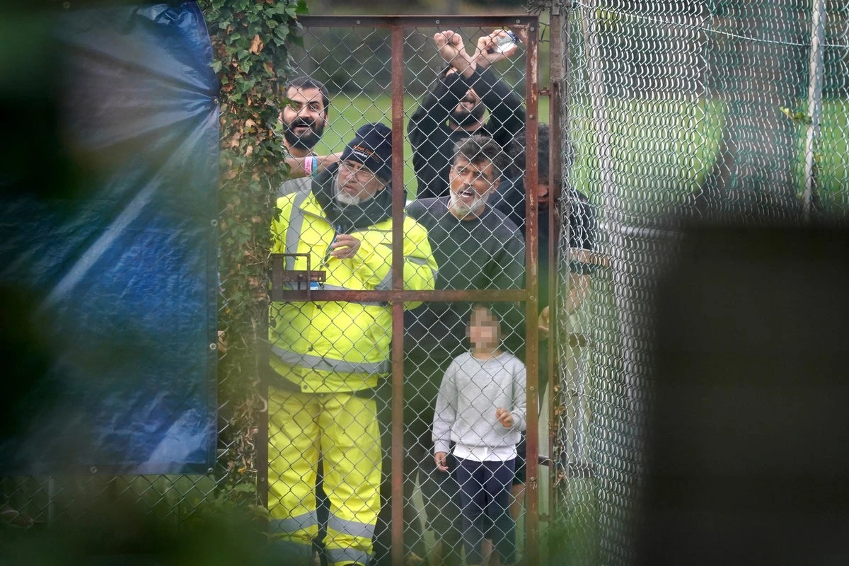 Behind the scenes at crisis-hit migrant detention centres