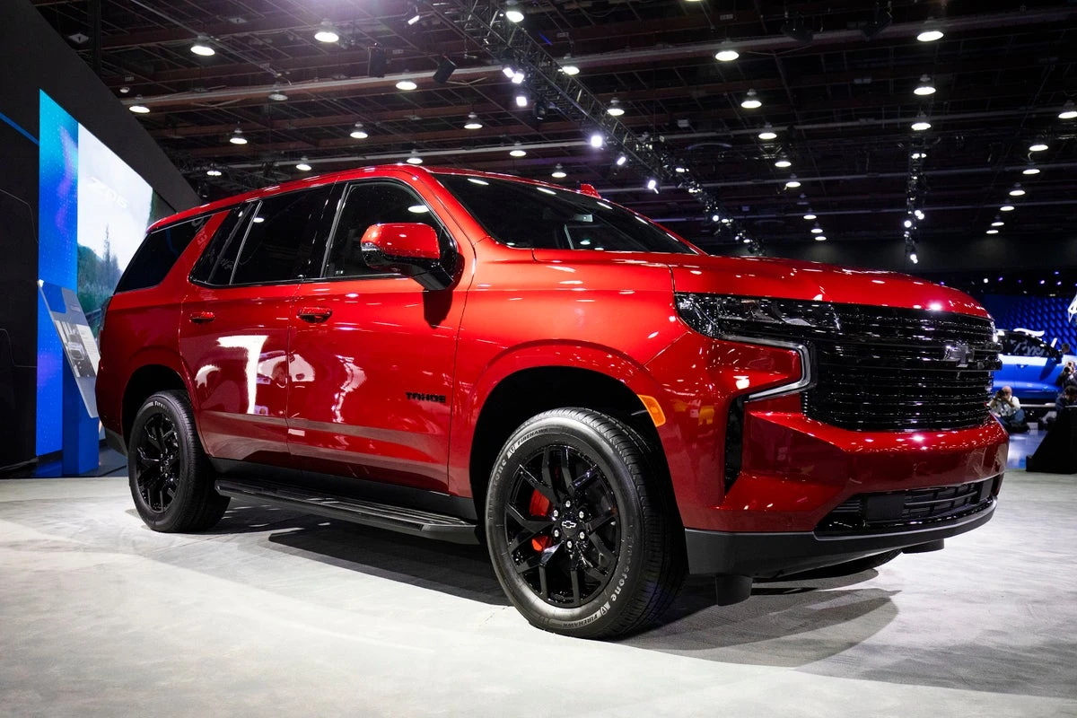 GM recalls nearly 600,000 trucks and SUVs over potential engine issues