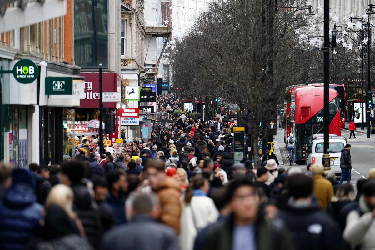 Cars to be banned from Oxford Street ‘as quickly as possible’