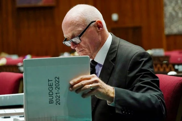 GOP-led Arizona Legislature OK's $1.8B income tax cut