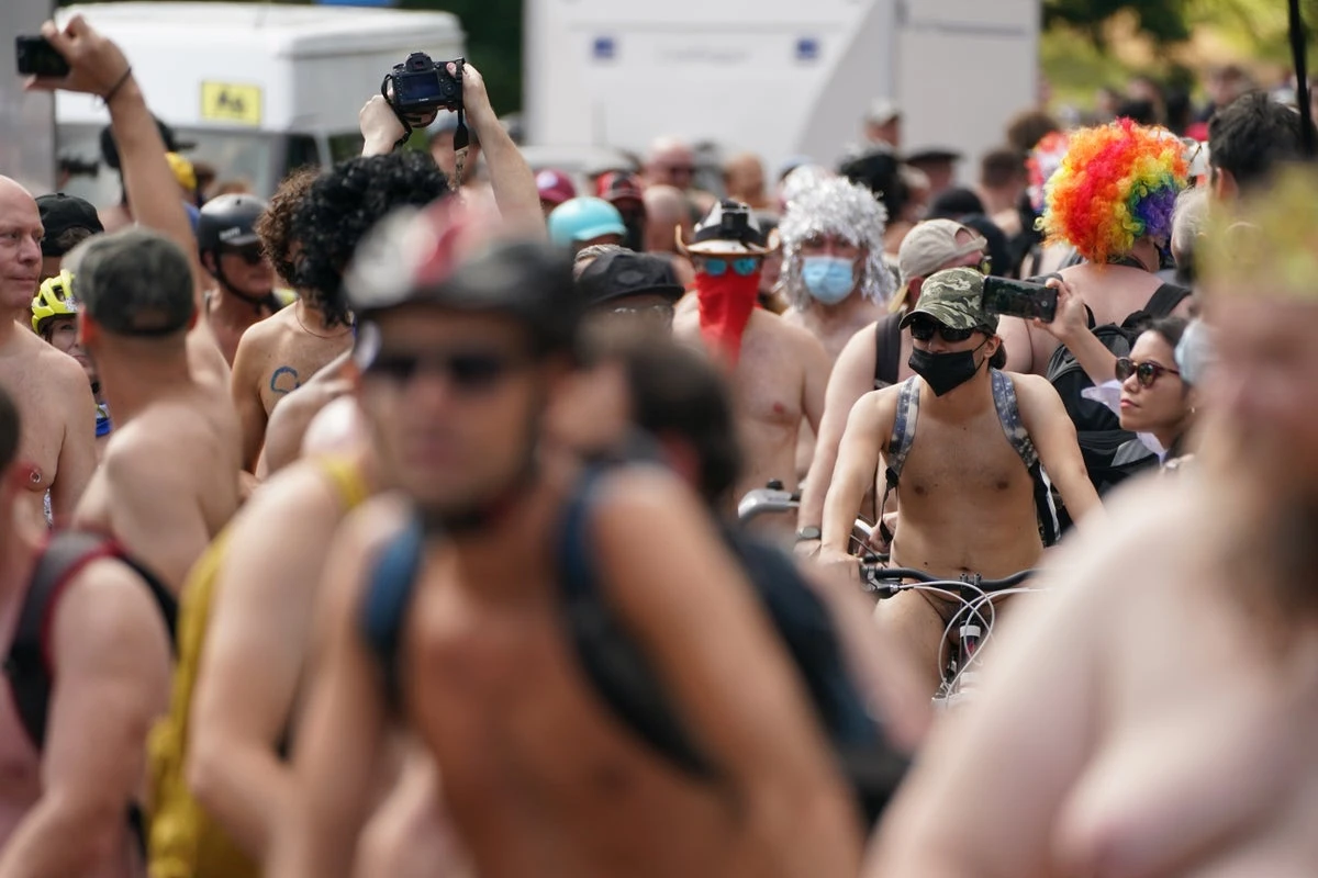 Portlanders organizing naked bike ride to protest National Guard
