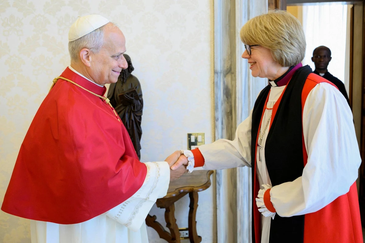 Archbishop of Canterbury backs Pope Leo calls for peace