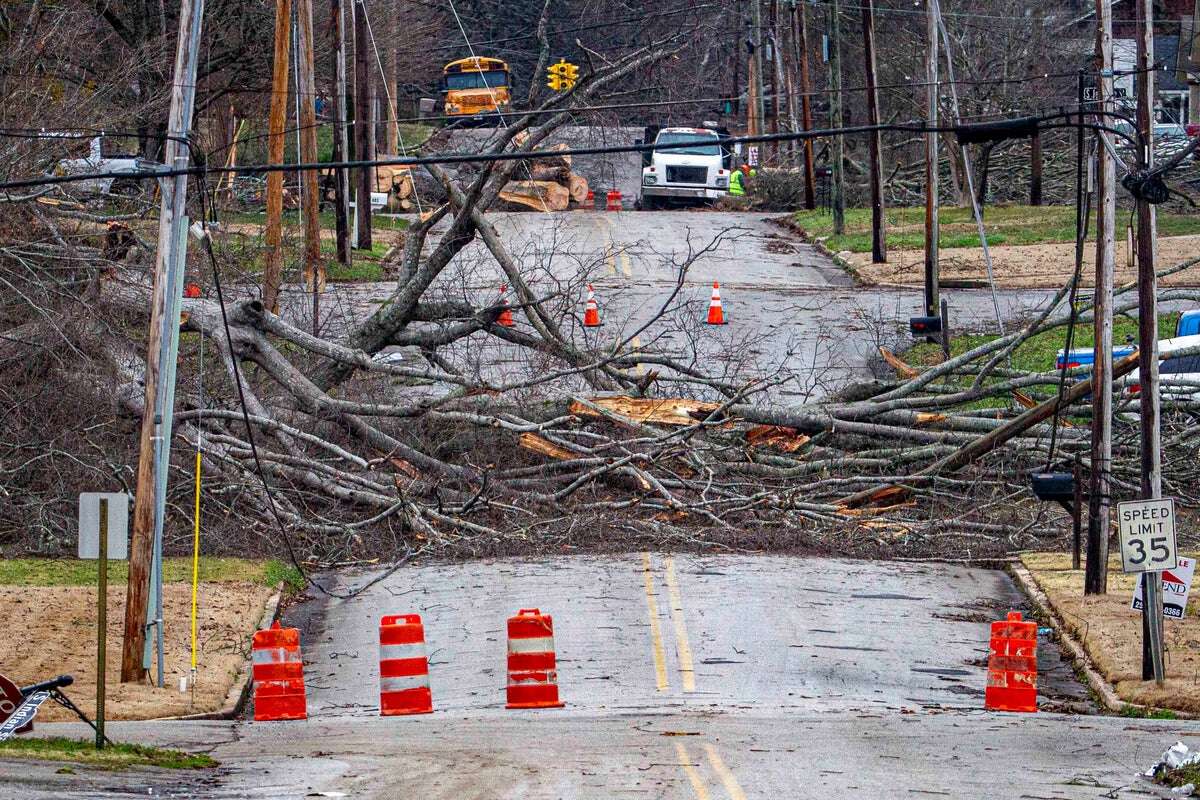 'Life-threatening cold' expected as polar vortex stretches across U.S. after deadly weekend flooding