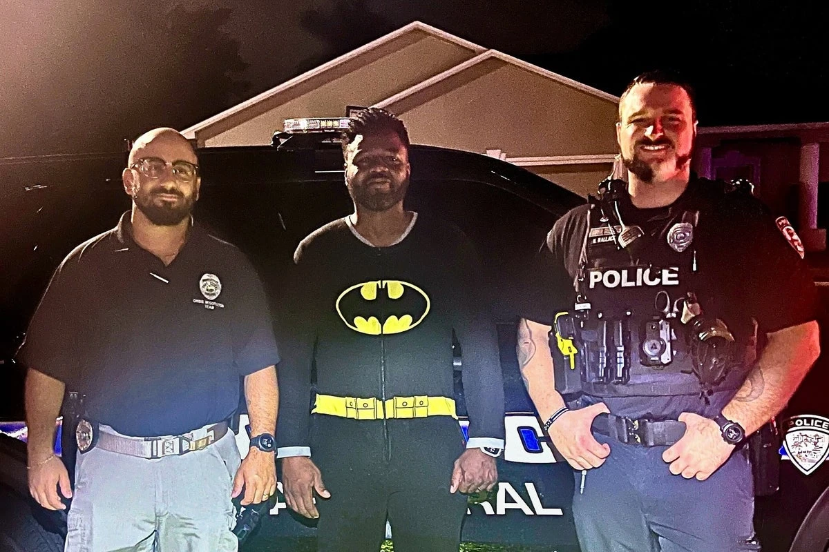 Neighbor says Batman pajamas ‘gave him confidence’ to catch burglar