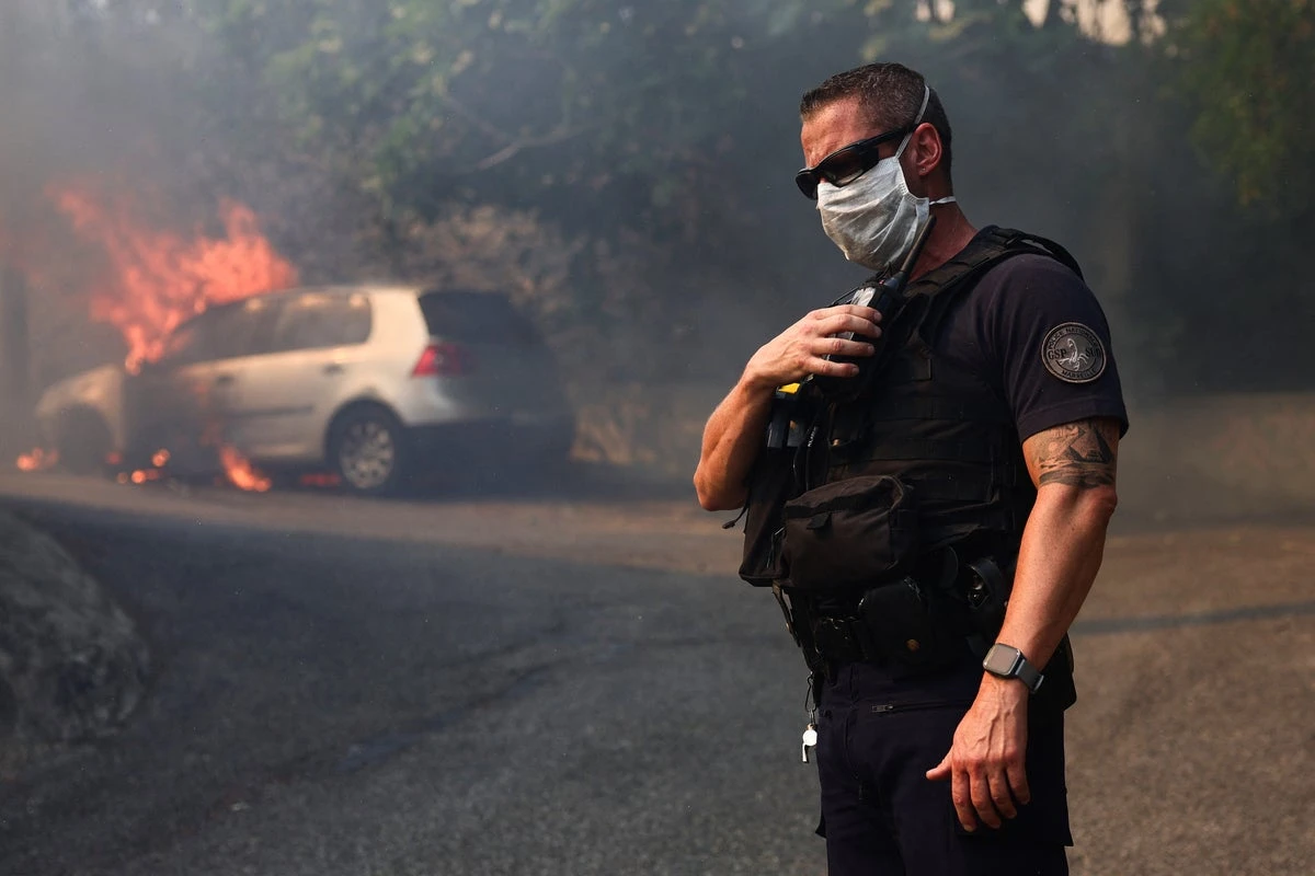 Marseille wildfire pushed back but authorities warn its not finished