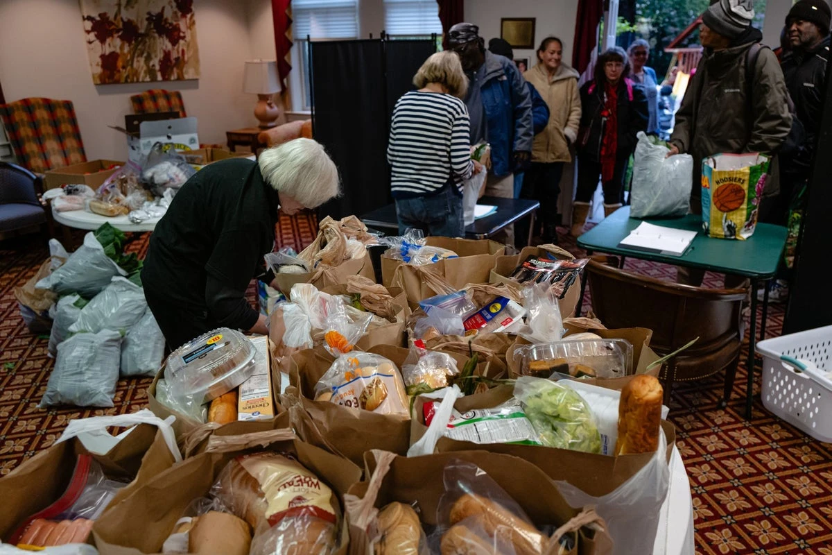 As Americans go hungry, US wastes up to $400 billion of food a year