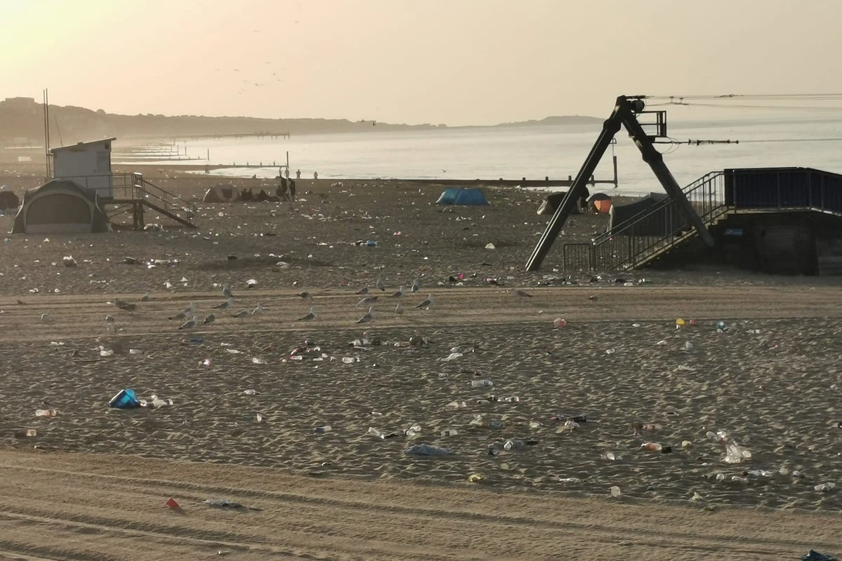 Bournemouth beach buried in rubbish after bank holiday heatwave crowds