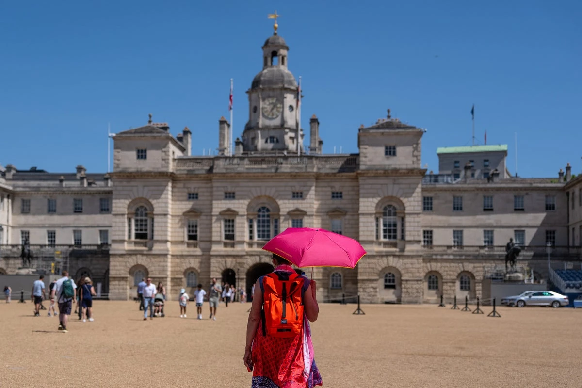 Heatwave live: Hottest May day record broken again as London temperature hits 35.1C