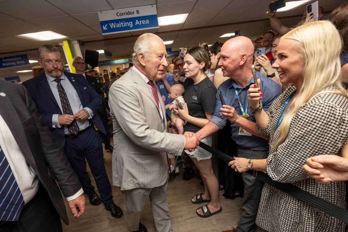 King creates ‘bond’ with cancer patients at hospital centre visit