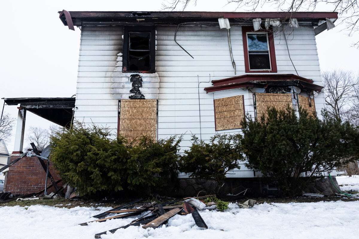 Mom started house fire that killed her daughter, cops say