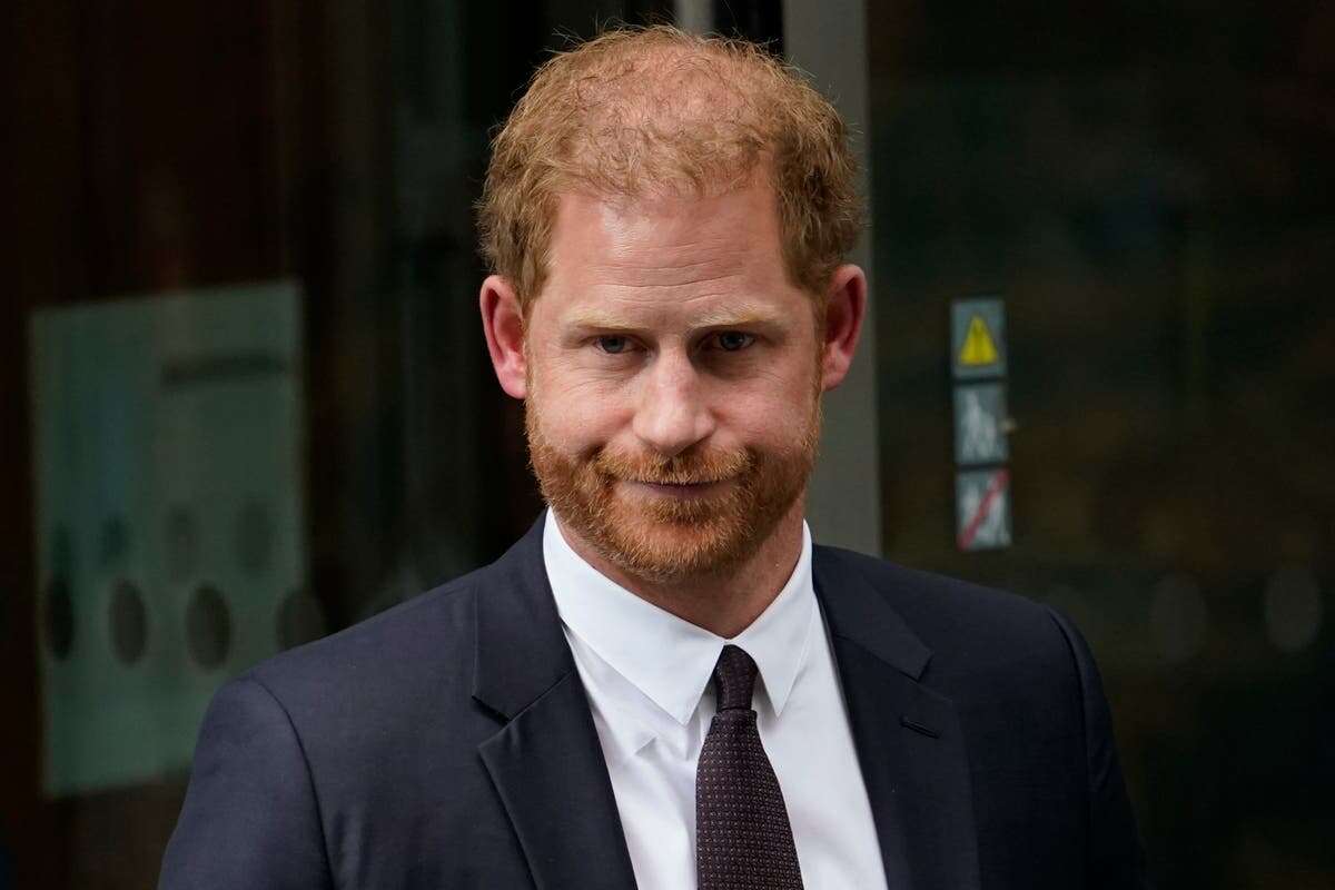 Prince Harry in last-minute settlement talks with The Sun publishers