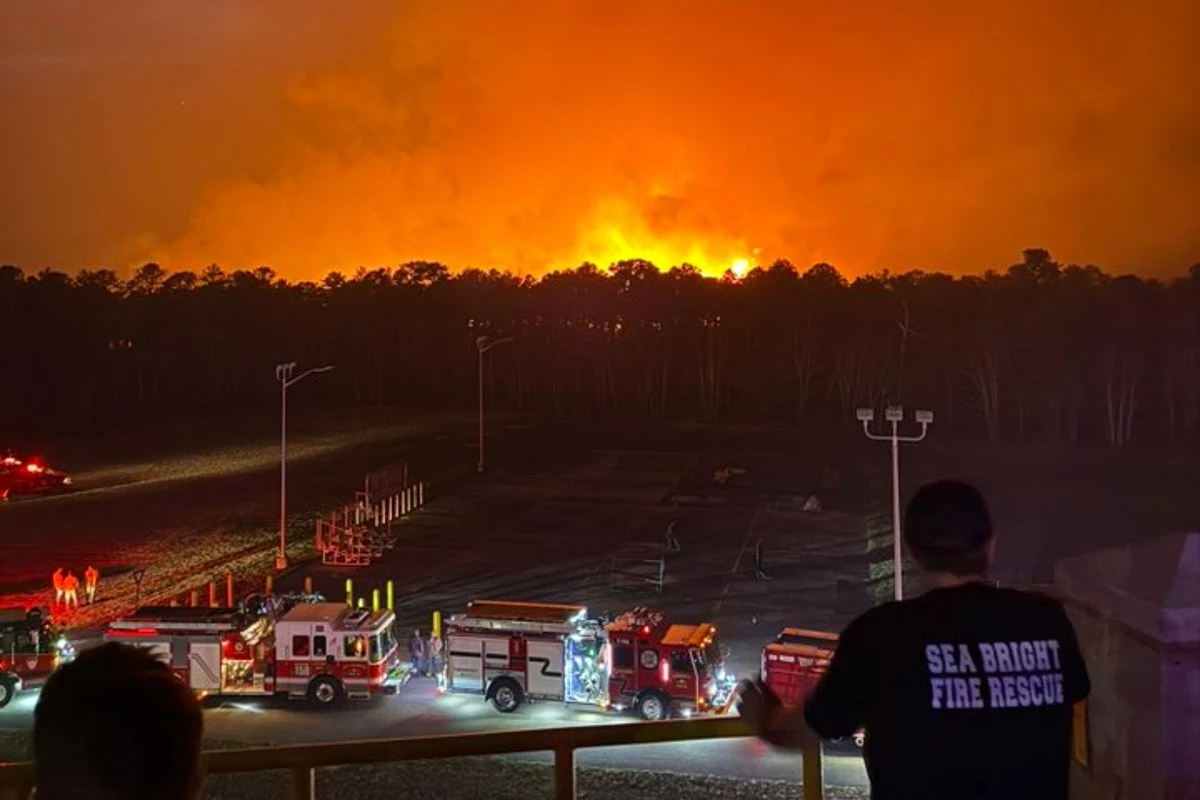 3,200-acre New Jersey brush fire forces evacuation of thousands