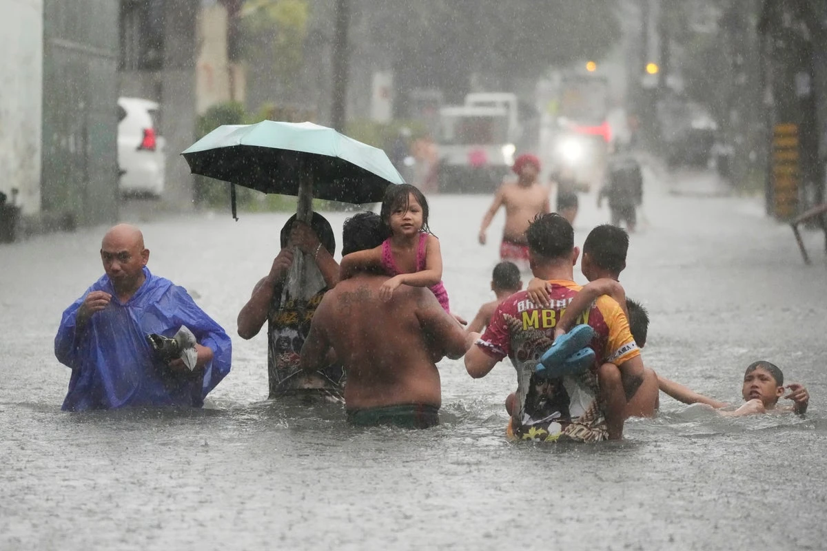 Tropical Storm Wipha batters Vietnam after lashing China